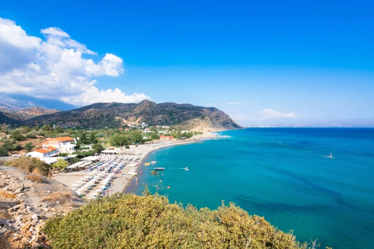 La spiaggia di Agia Galini a sud di Creta, Grecia